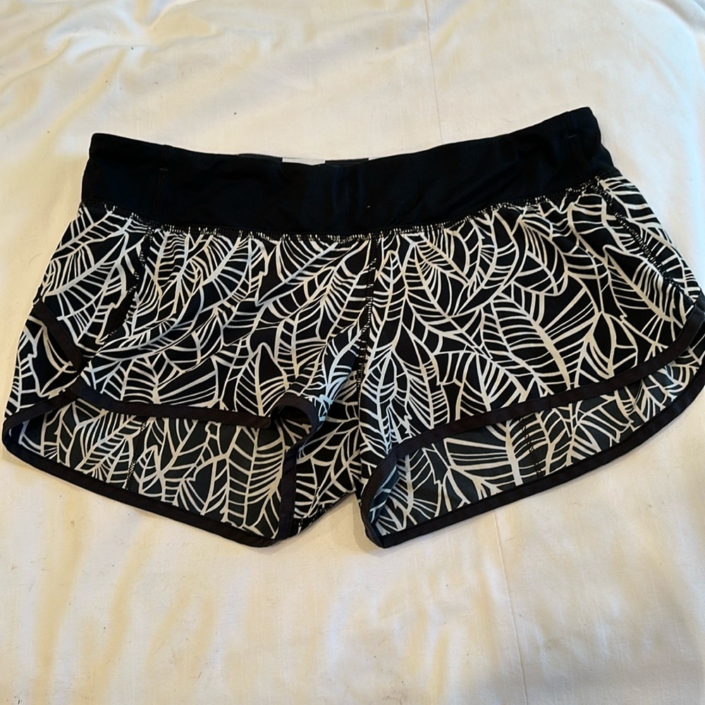 Lululemon speed up shorts size 8
